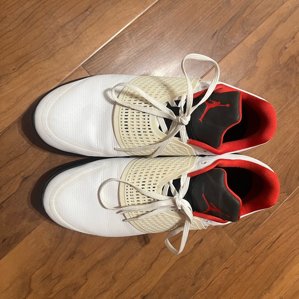 Jordan White and Red Athletic Shoes with Modern Design
OFFERS ACCEPTED - Picture 5 of 5